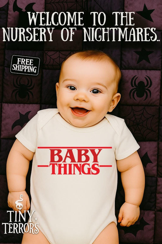 Baby Things Retro Font Baby Set – Geeky Horror Parody Vest & Bib Gift, Cult TV Inspired Newborn Clothing