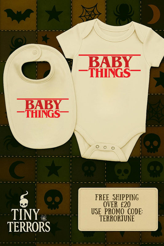 Baby Things Retro Font Baby Set – Geeky Horror Parody Vest & Bib Gift, Cult TV Inspired Newborn Clothing